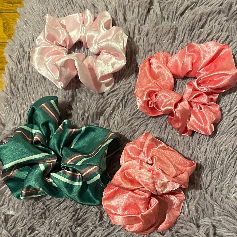 Hair scrunchie x4